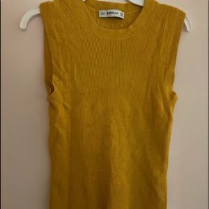 Zara knit top in medium.